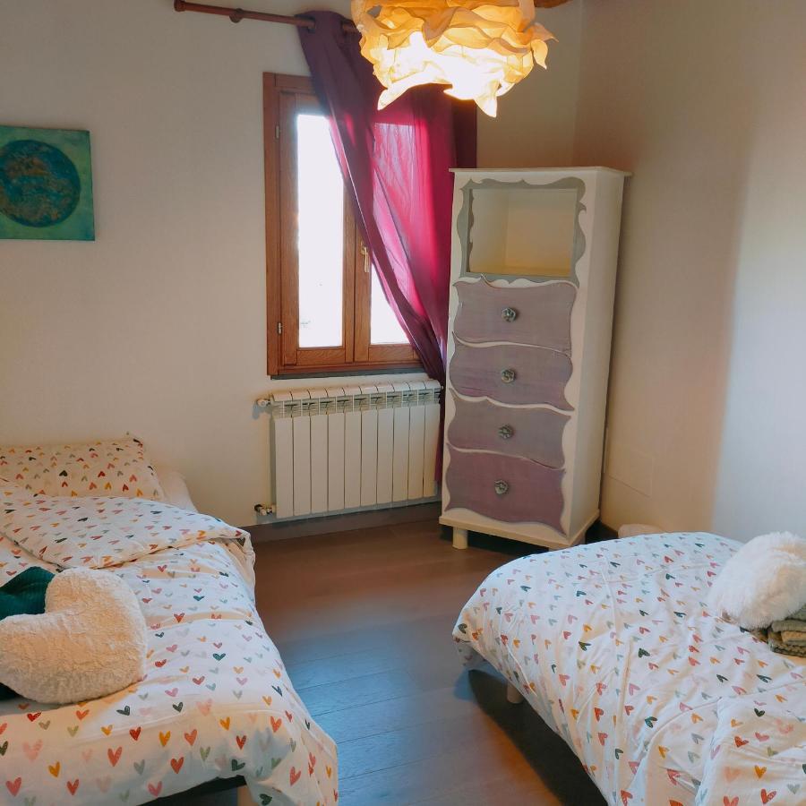 Agreable Maison En Triplex Avec Cours Interieure En Campagne Lucca Eksteriør billede